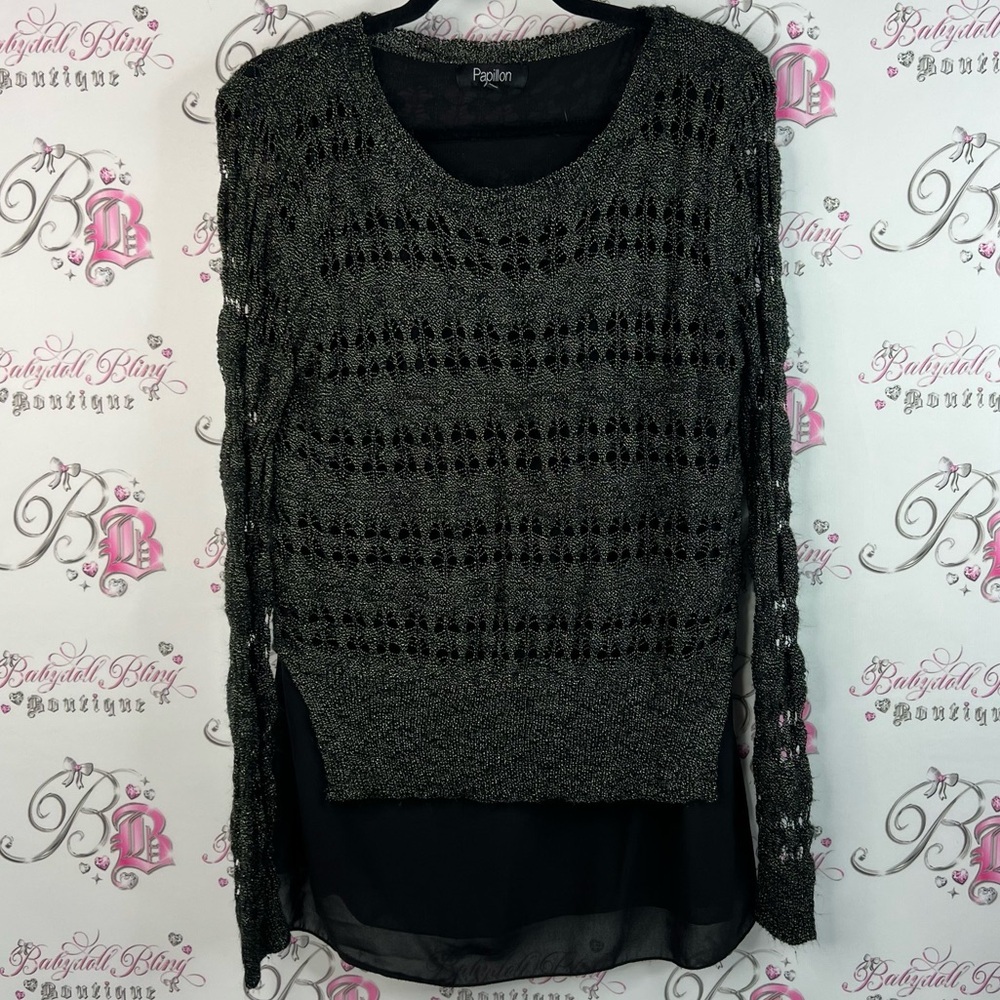 Papillon Blanc long sleeve knitted bubble 🫧 style shirt Black and Gold Knit Top